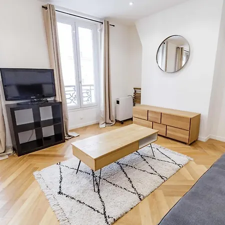Appartamento Nice DESIGN studio near BATIGNOLLES Parigi